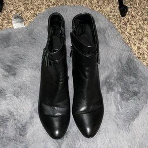 Leather upper Bandolino 2 1/2 inch black bootie size 7
